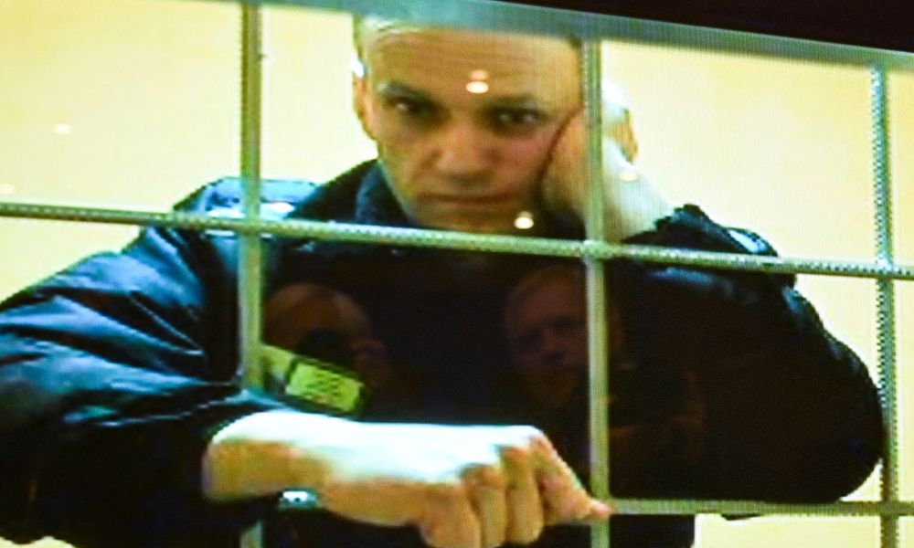 Navalny, opositor de Putin, é condenado a mais 19 anos de prisão: ‘Querem privar vontade de resistir’ 