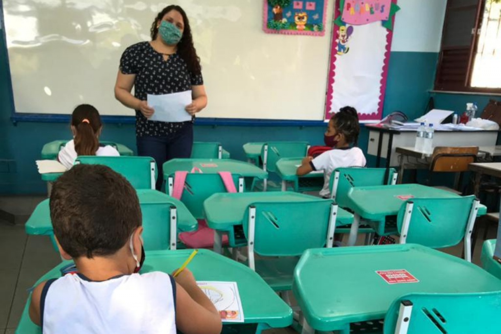 Brasil perdeu 1,2 milhão de alunos da educação básica durante a pandemia, diz Inep