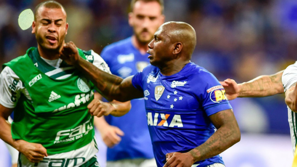 Sassá diz que ‘perdeu o bicho’ do Cruzeiro por soco em Mayke na Copa do Brasil contra o Palmeiras