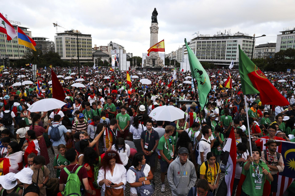 Lisboa é tomada por cerca de 200 mil fiéis em 1º dia da Jornada Mundial da Juventude