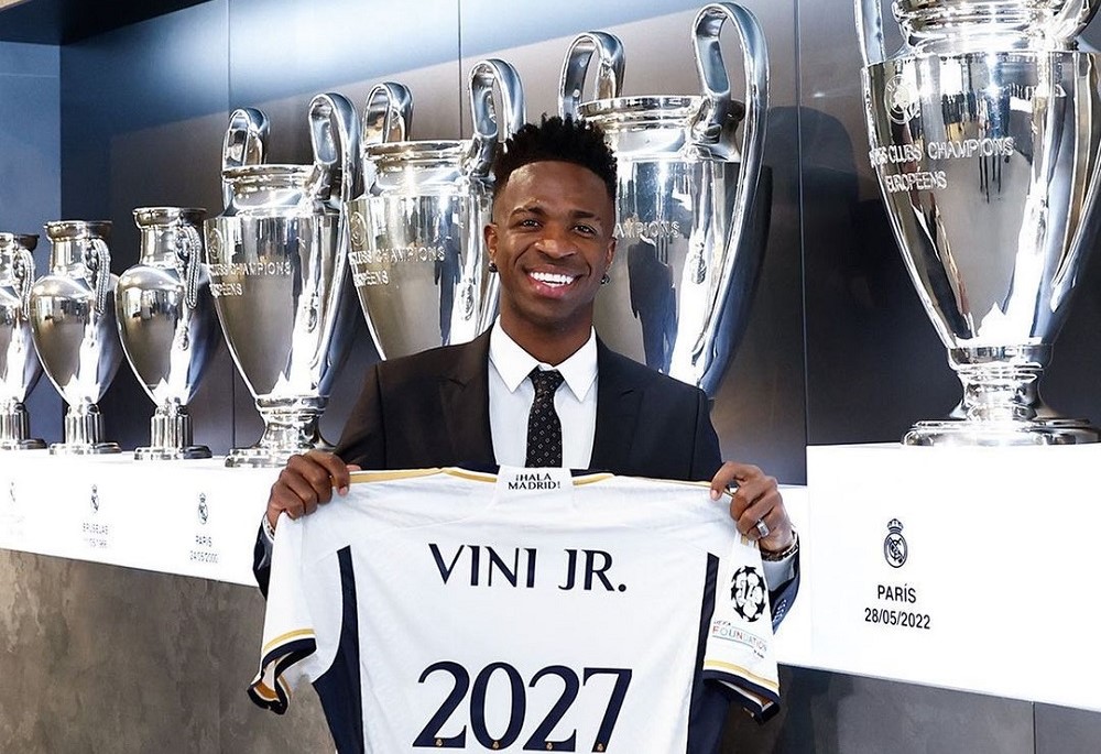 Real Madrid anuncia renovação do contrato de Vinicius Júnior até 2027