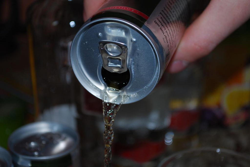 Adoçante utilizado em refrigerantes é ‘possivelmente’ cancerígeno, diz OMS