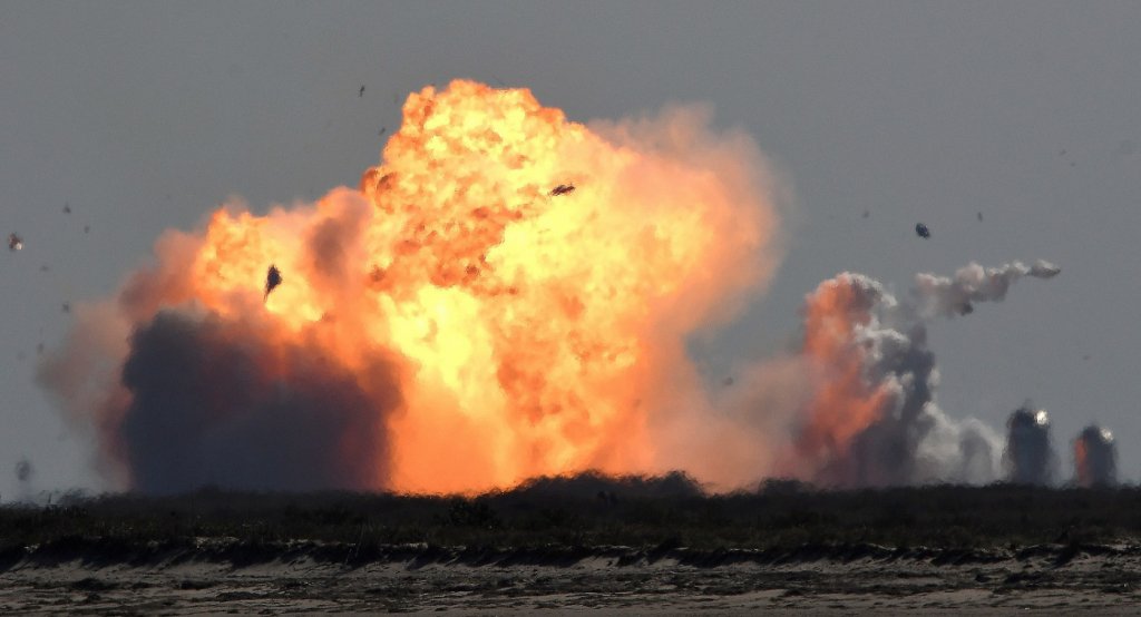 Protótipo de foguete da Spacex explode em aterrissagem nos EUA; veja vídeo