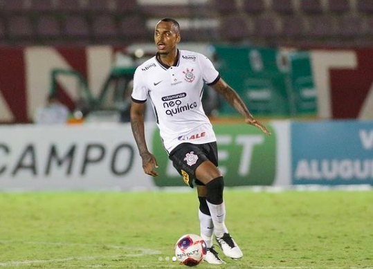 Zagueiro do Corinthians, Raul Gustavo perde filho aos sete meses de gestação: ‘Meu eterno Ravi’