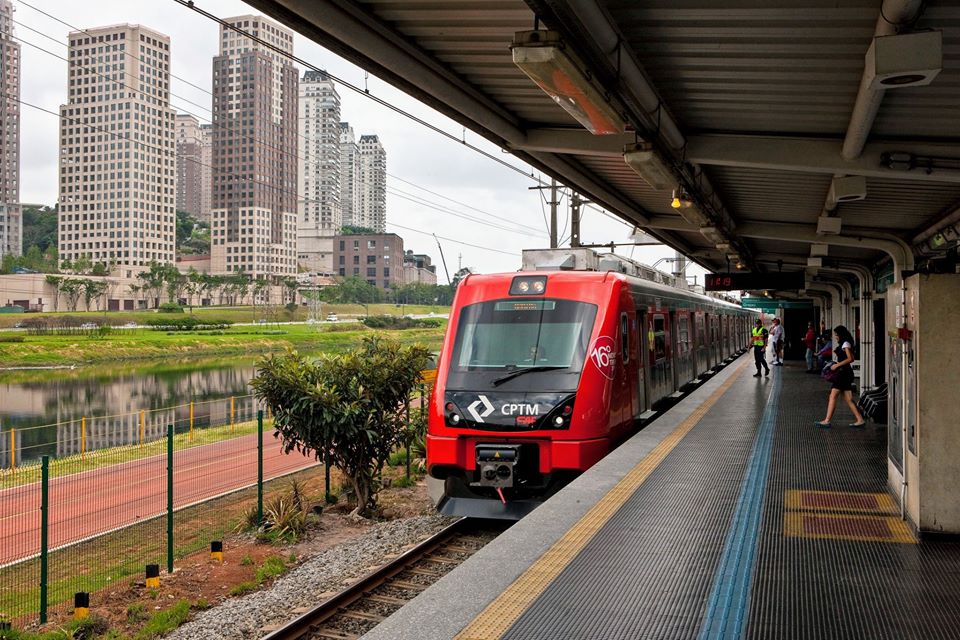 Usuários da Linha 9 da CPTM relatam constantes problemas nos trens em SP