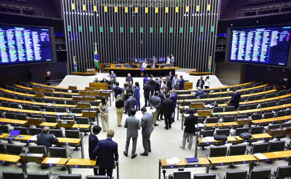 Câmara dos Deputados aprova projeto que regulamenta apostas on-line