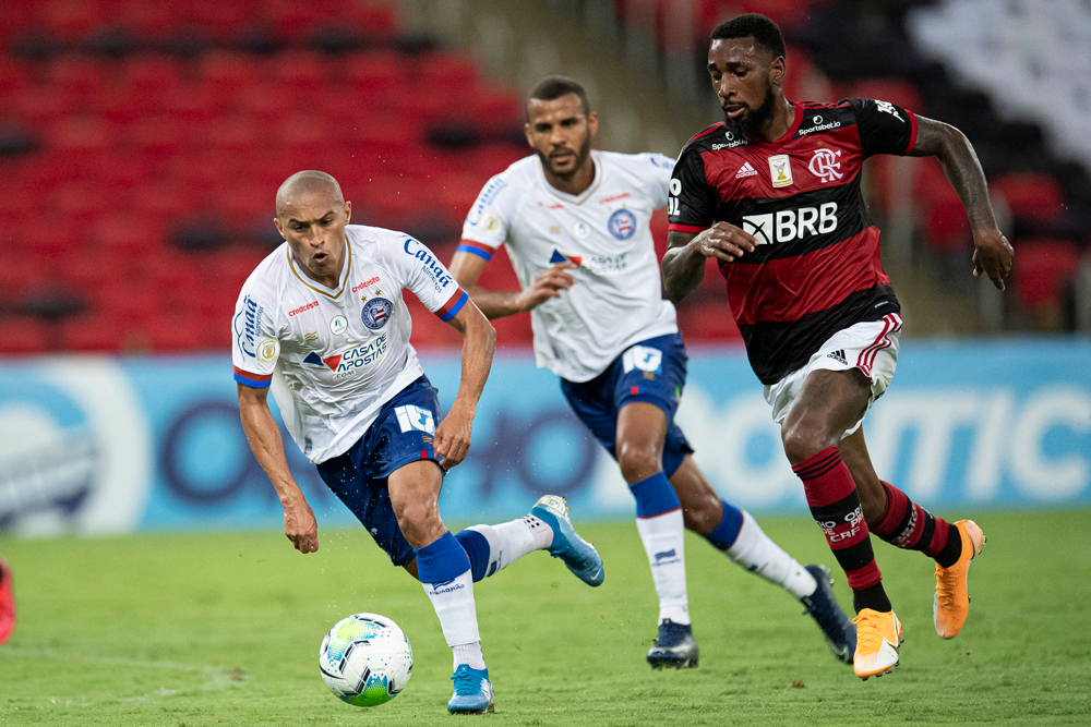Equipe de arbitragem diz não ter visto racismo na partida Flamengo x Bahia