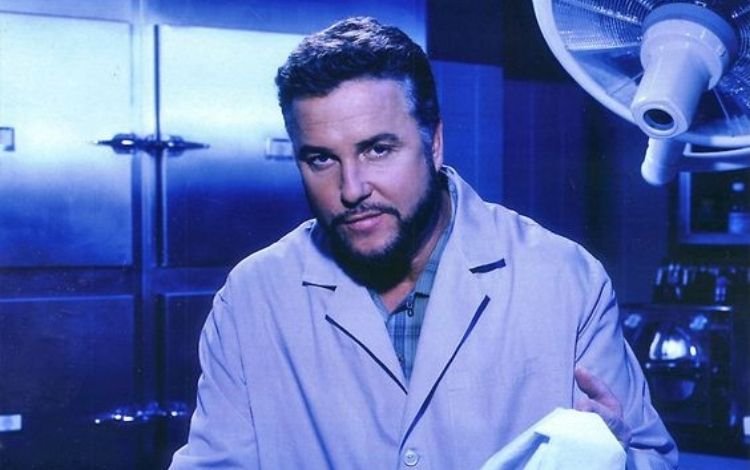 Astro de ‘CSI: Vegas’ passa mal em set de filmagem e é hospitalizado