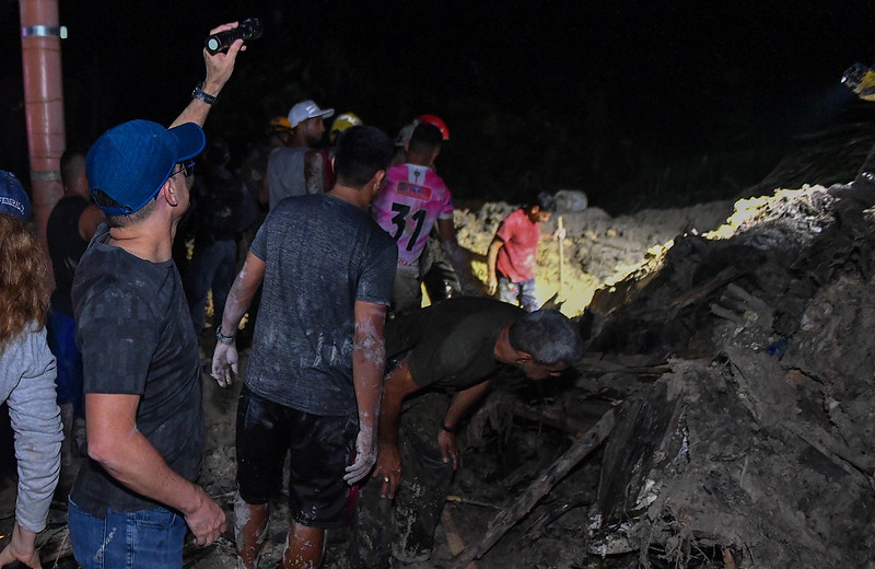 Deslizamento de terra em Manaus deixa ao menos oito mortos, incluindo quatro crianças