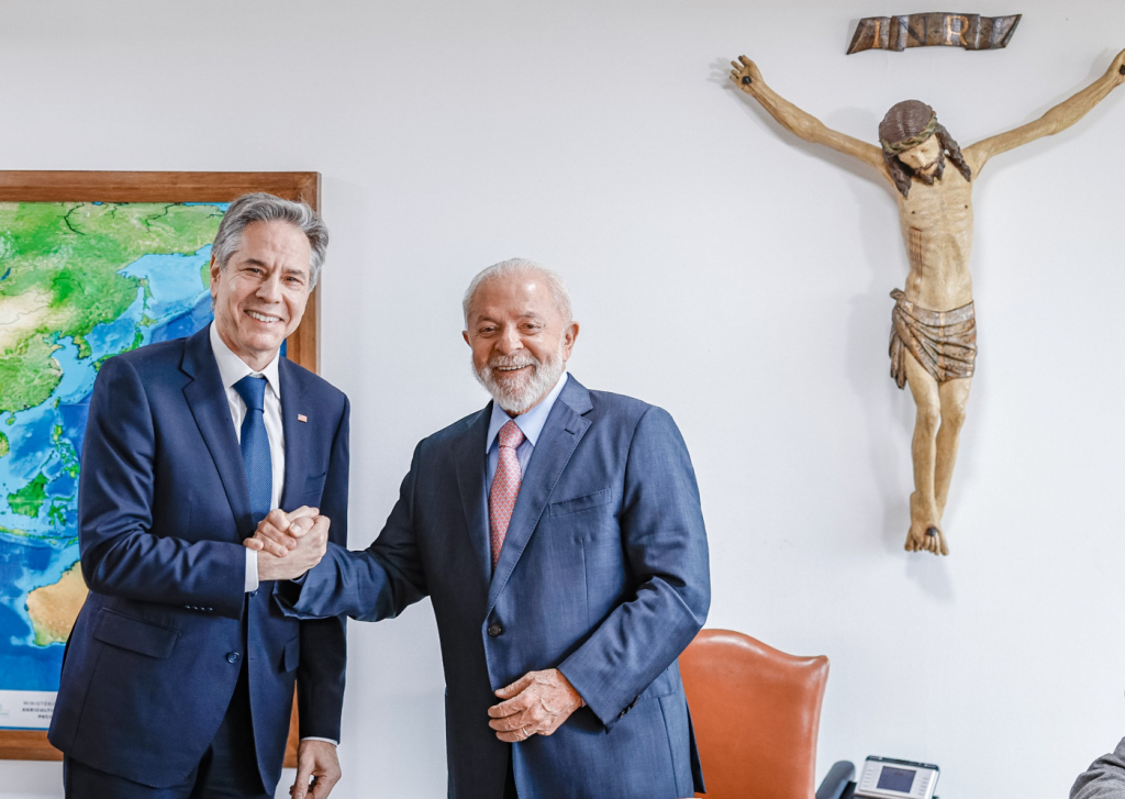 Secretário de Estado dos EUA se reúne com Lula e evita pergunta sobre Gaza