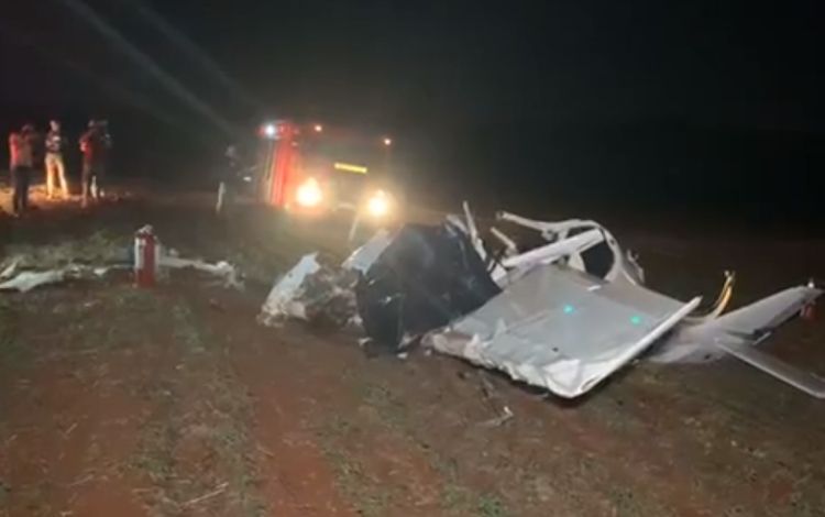 Avião de pequeno porte cai em Cascavel, no Paraná, e deixa dois mortos