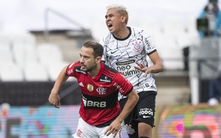 Flamengo marca 3 e Corinthians sofre nova derrota em casa