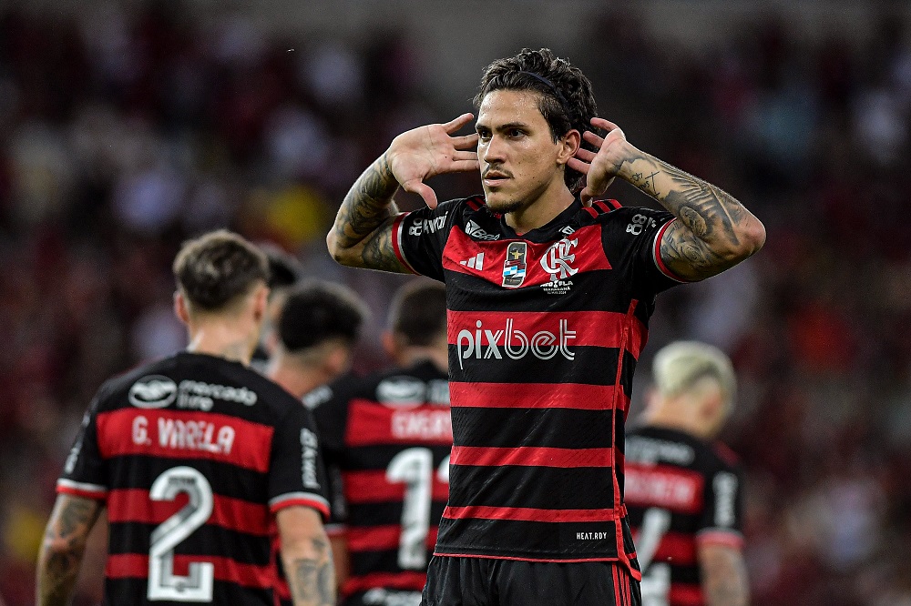 Flamengo vence Nova Iguaçu por 3 a 0 e coloca uma mão na taça do Campeonato Carioca