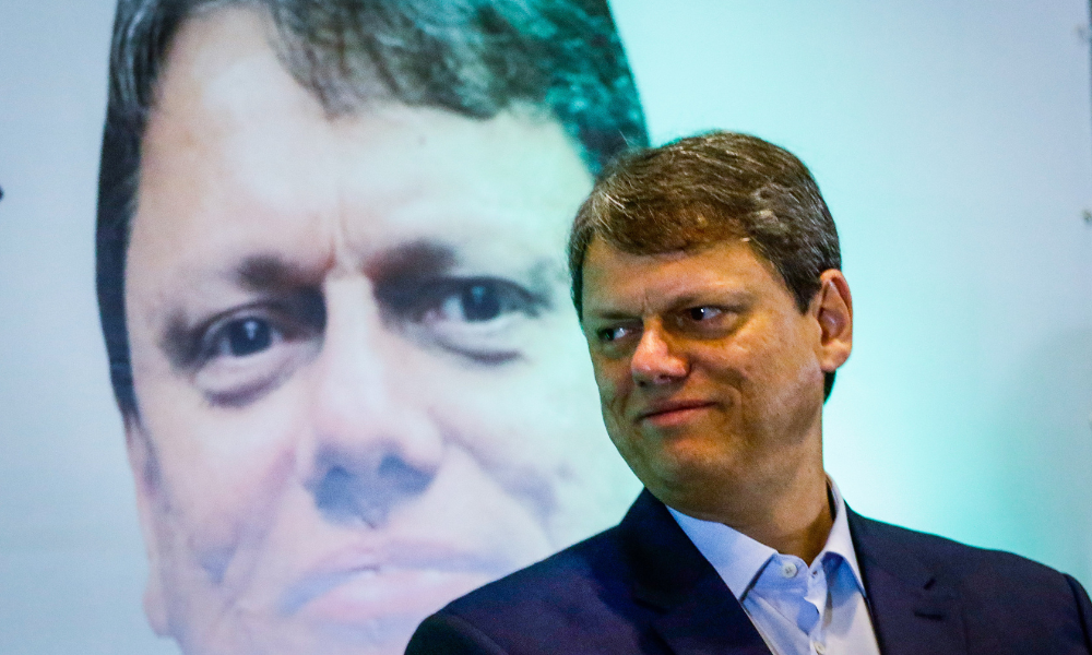 Candidaturas presidenciais fortes dão vantagem na disputa por SP, afirma Tarcísio de Freitas