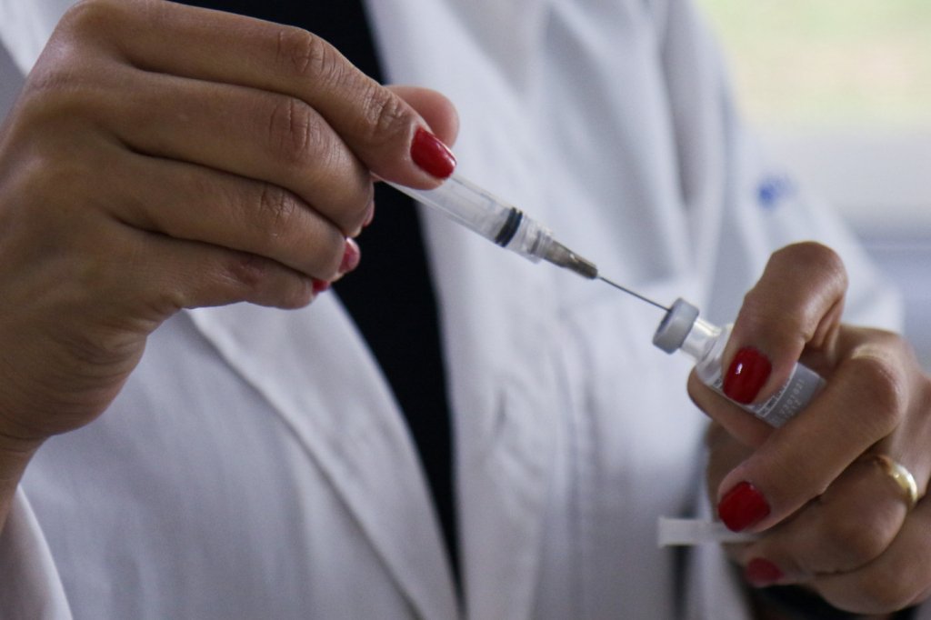 São Paulo inicia novo escalonamento da vacinação para pessoas sem comorbidades