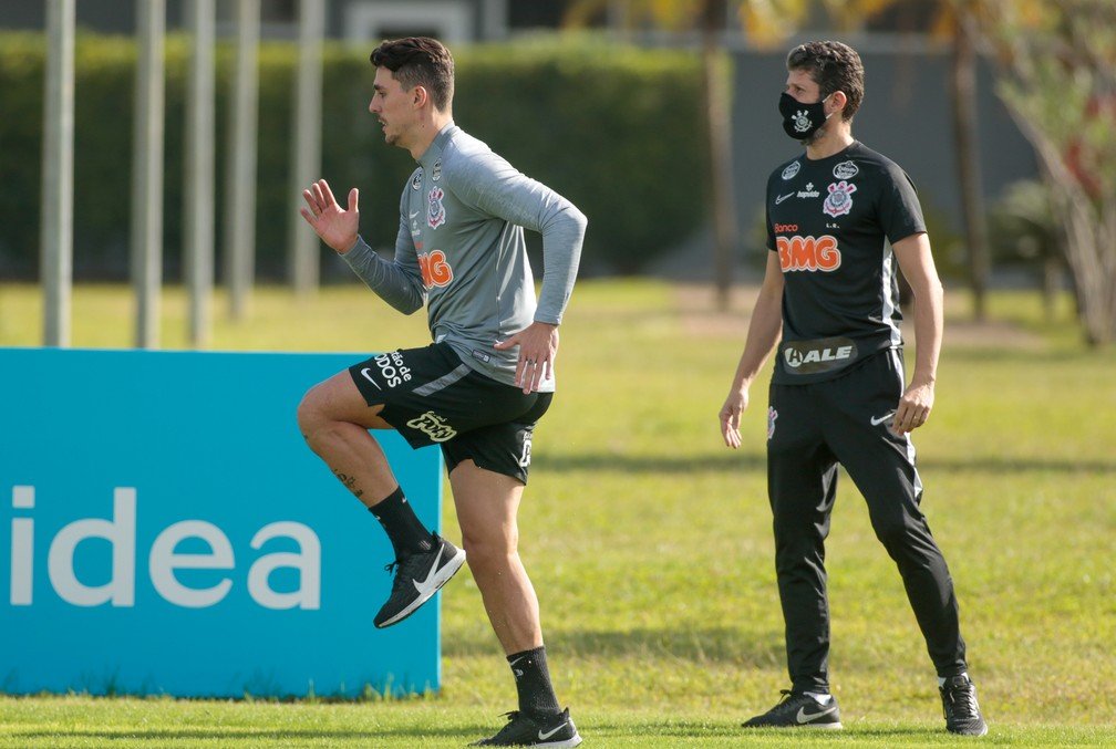 Corinthians diz que irá apurar suposto caso de racismo de Danilo Avelar em jogo online