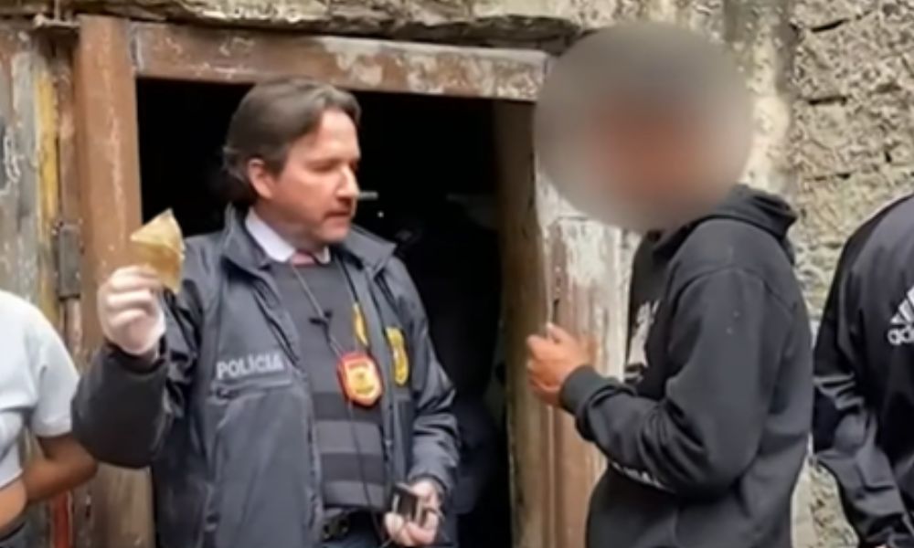 Vídeo mostra homem tentando comprar crack de delegado em operação no centro de SP
