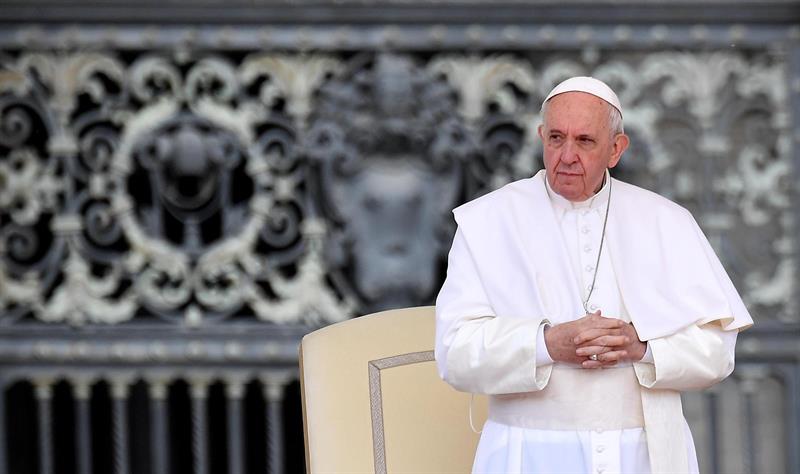 Papa Francisco tem alta após 10 dias internado para cirurgia no cólon