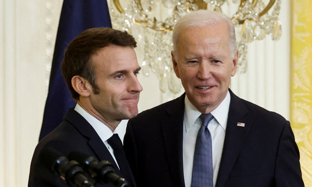Macron e Biden querem que a China contribua para a paz na Ucrânia