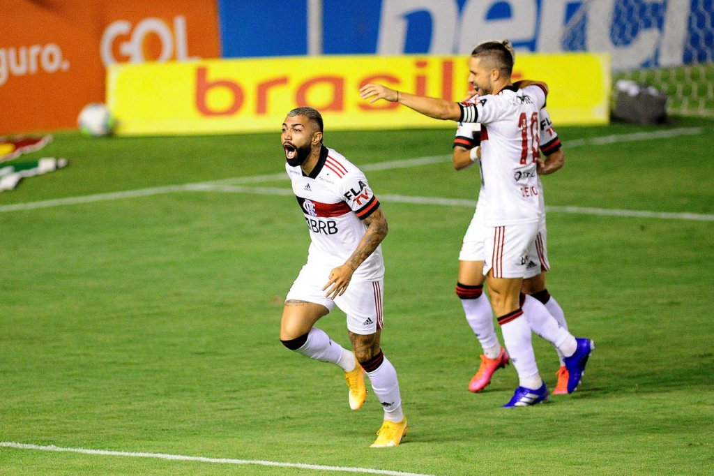 Brasileirão: Flamengo vence Sport por 3 a 0 e se aproxima da ponta da tabela