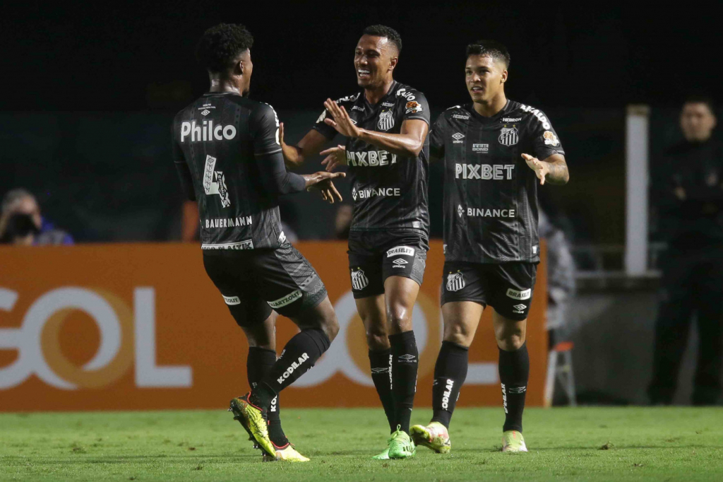 Santos goleia o Juventude por 4 a 1 e volta a sonhar com vaga na Libertadores