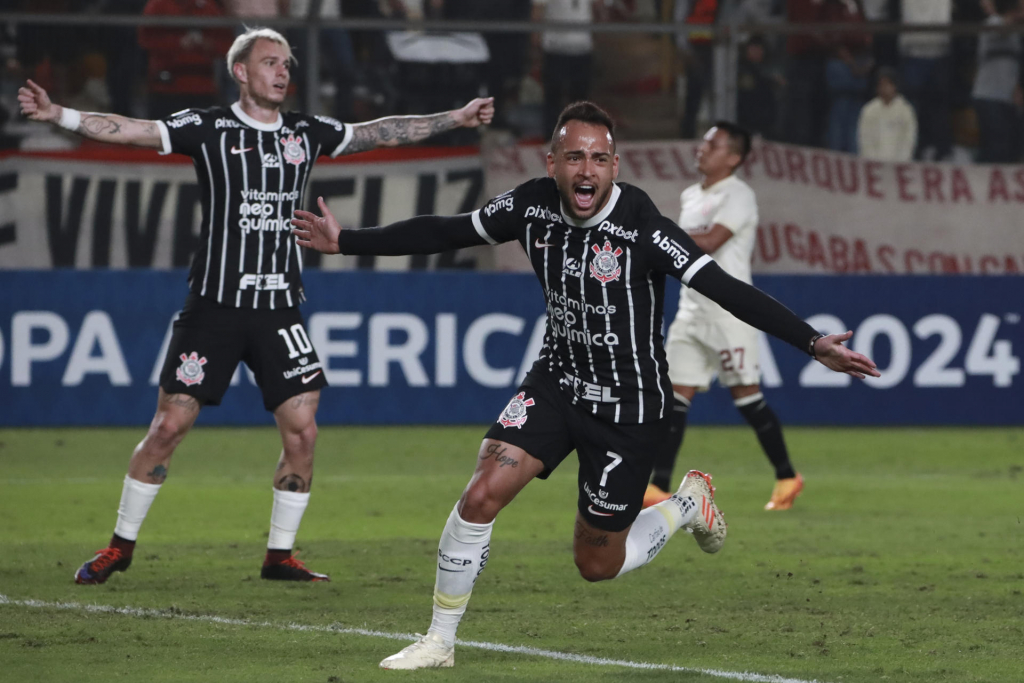 Com confusão no fim, Corinthians vence o Universitario e se classifica na Sul-Americana