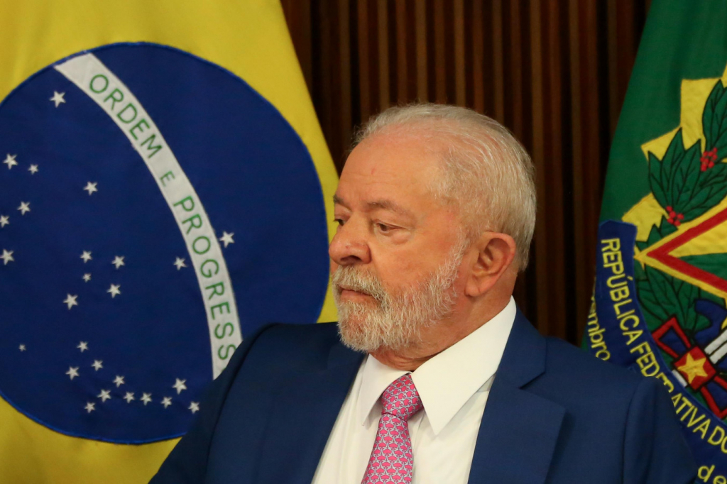 Lula diz que ministro que fizer ‘coisa errada’ será demitido, mas não menciona caso Daniela Carneiro