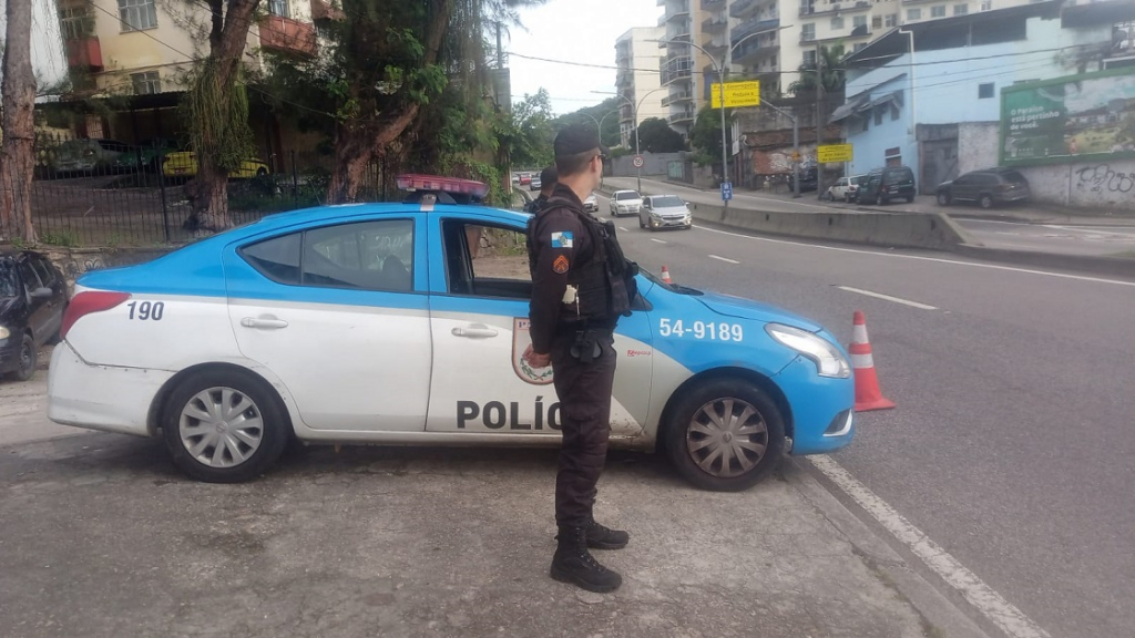 PM do Rio de Janeiro investiga morte de agente durante operação em Angra dos Reis