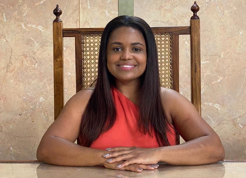 Filha de Fernandinho Beira Mar assume cargo de vereadora em cidade no RJ