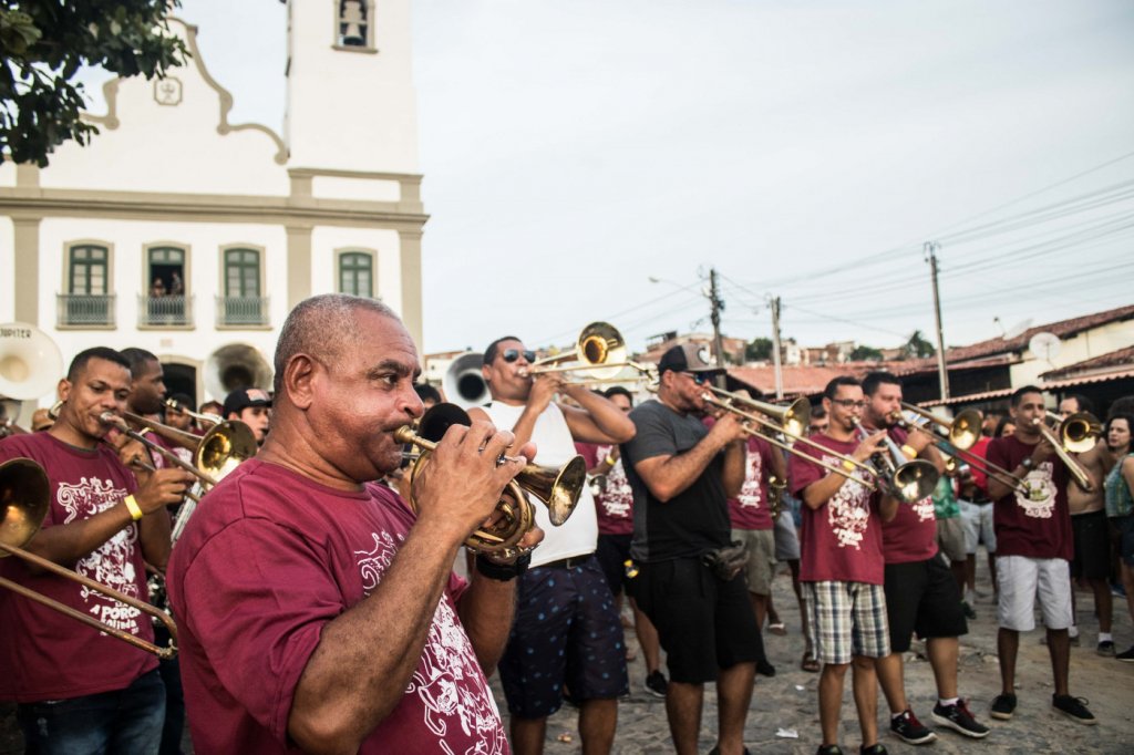 Cancelamento de Carnaval de rua leva ao desespero instrumentistas e ambulantes em Pernambuco