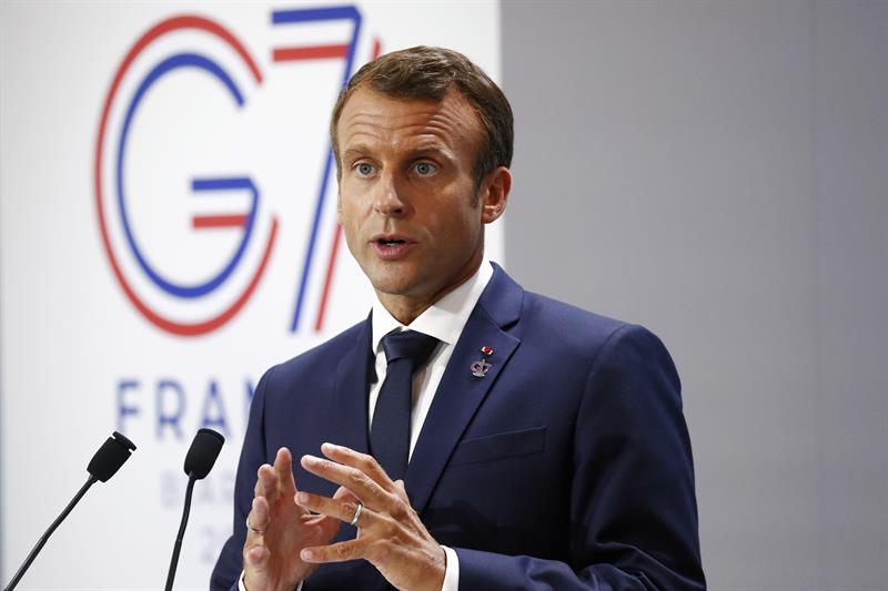 Macron diz que quer ‘irritar’ pessoas não vacinadas e causa polêmica na França