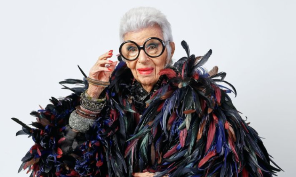 Iris Apfel, ícone da moda e inspiração para ‘Barbie’, morre aos 102 anos